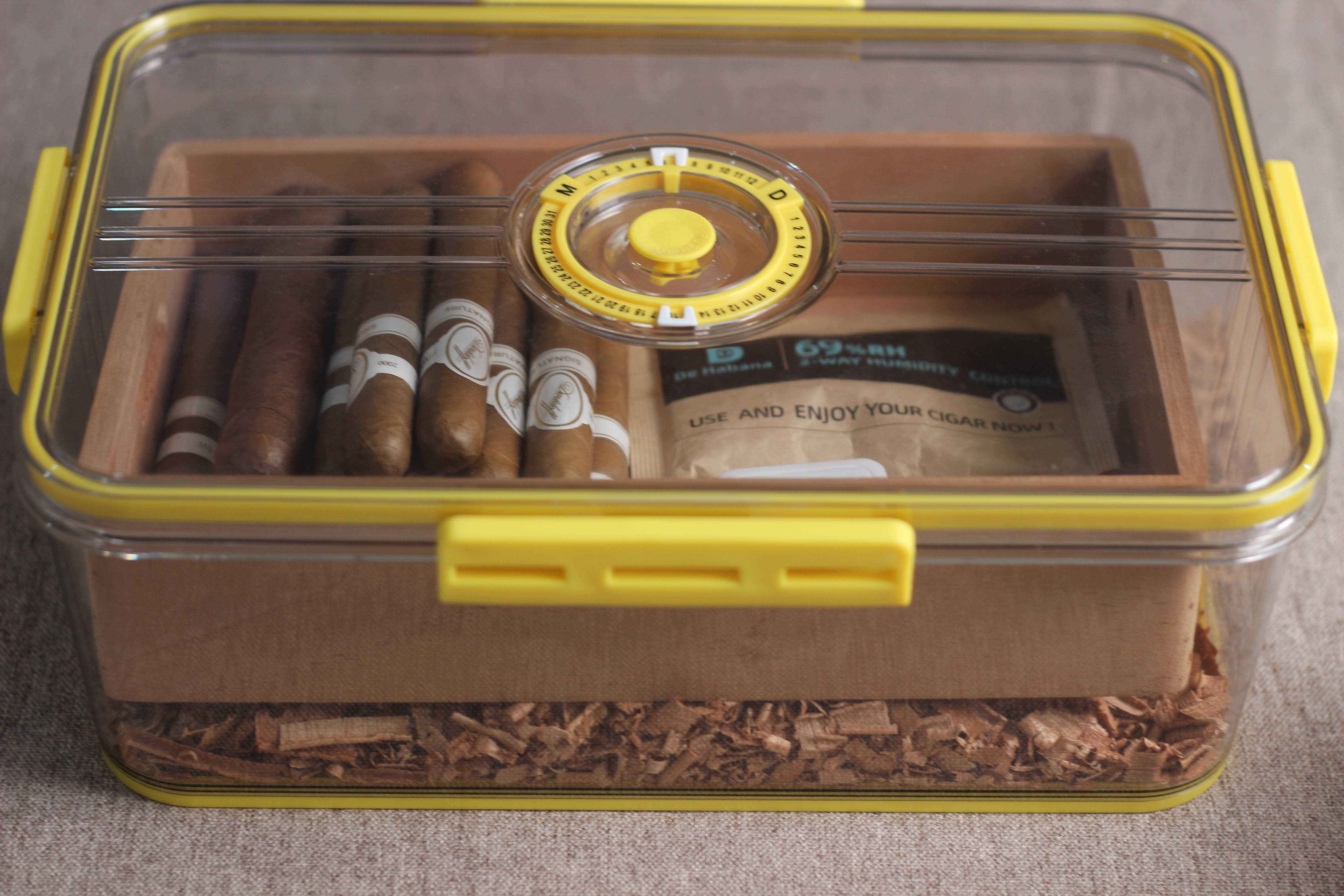 How to Store Cigars Without a Humidor