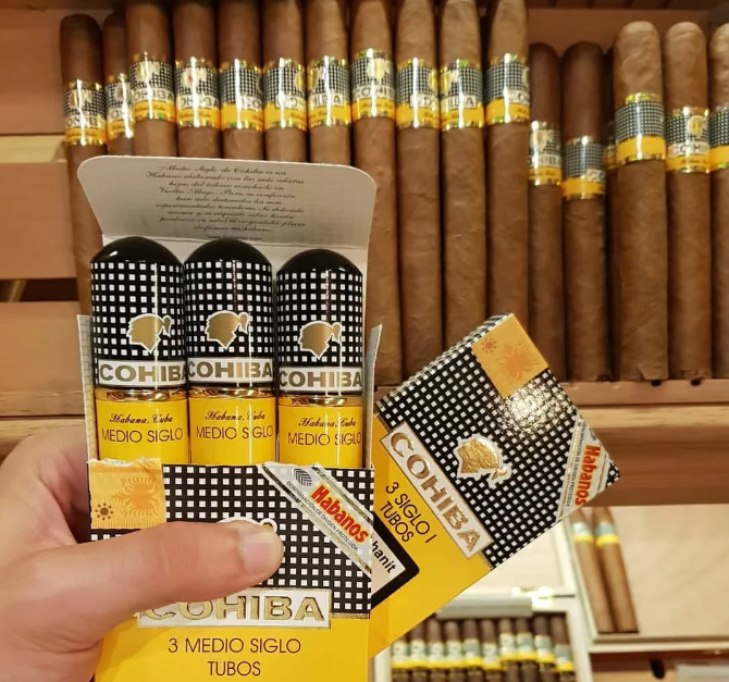 ‌In The Realm of Premium Cigars: A Comparative Analysis